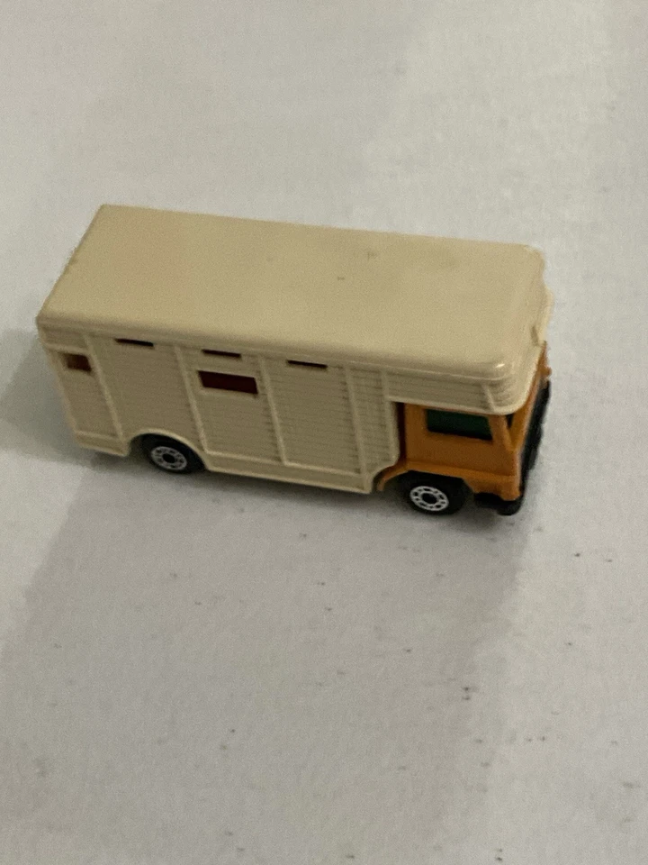 Caja de caballos vintage 1977 Matchbox Superfast No.40 con 2 caballos Lesney Inglaterra Foto 2 de 4