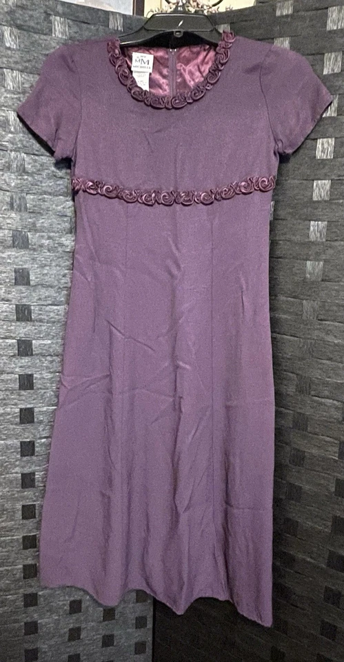 Vestido Vintage My Michelle Ameixa Meninas Tamanho 12 Manga Curta Estilo Longo com Detalhes - Imagem 2 de 4