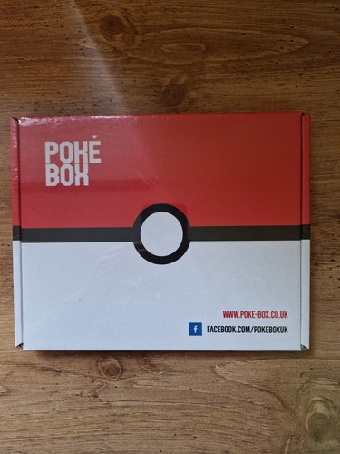 Pokemon Karten Geschenkbox Konvolut | 150 Karten, 200 Sleeves, Ultra Rare + 2x Vintage - Bild 2 von 3