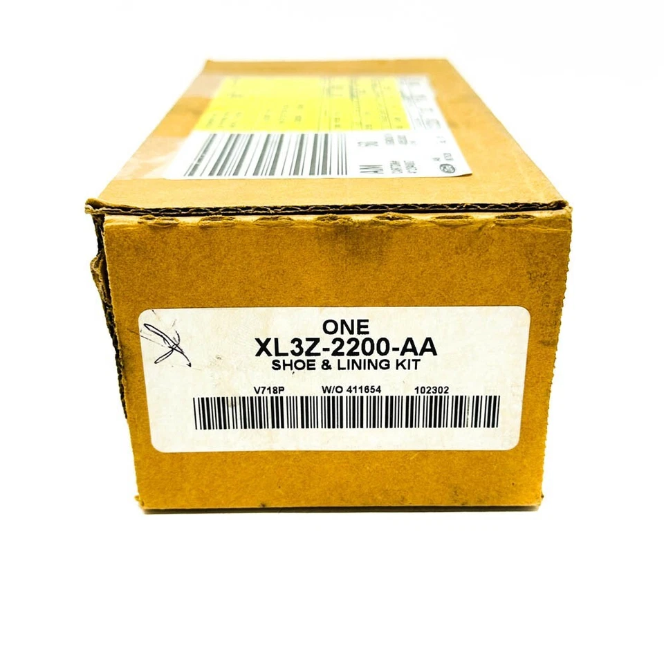 Kit de zapata de freno y forro Ford XL3Z-2200-AA para Lincoln Blackwood 02-03 genuino Foto 2 de 3