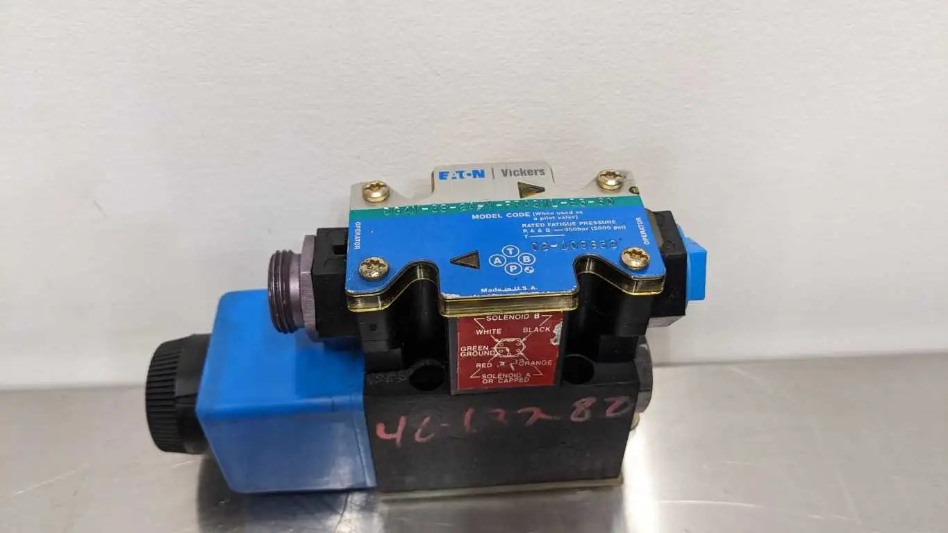 Vickers DG4V-3S-2A-M-FPA3WL-B5-60 Directional Control Valve