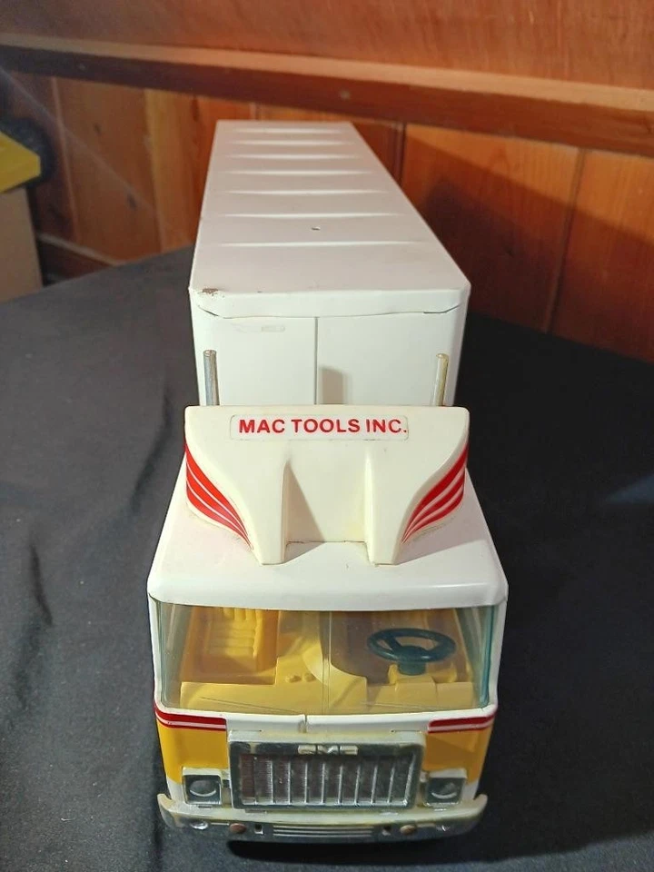 Vintage 21 1/2" Nylint GMC Tractor Trailer MAC Quality Tools Very Good Cond. T18 - Image 3 of 4