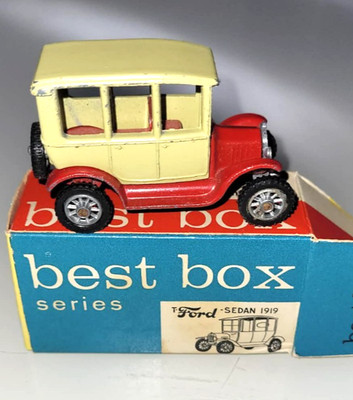 Best Box  507 Ford Sedan  1919  beige-rot  Made in Holland 1:66