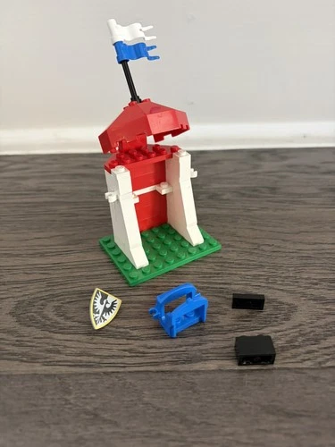 Lego - Black Falcons  - 6035 - Castle Guard - no minifigs, weapons - Vintage