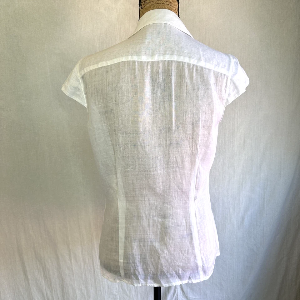 Blusa para mujer Etcetera blanca con volantes manga gorra lino transparente con botones talla S/M Foto 4 de 4