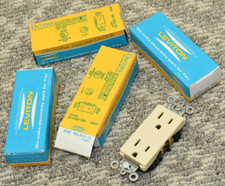 Lot of 4 - Leviton 5325-SI Ivory Receptacle Duplex Outlet NEMA 5-15R 15A 125V