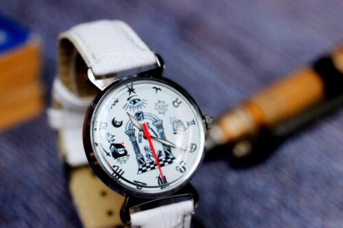 Classic Masonic Watch - Rare Find with Vintage Charm Cool watch - Picture 3 of 10