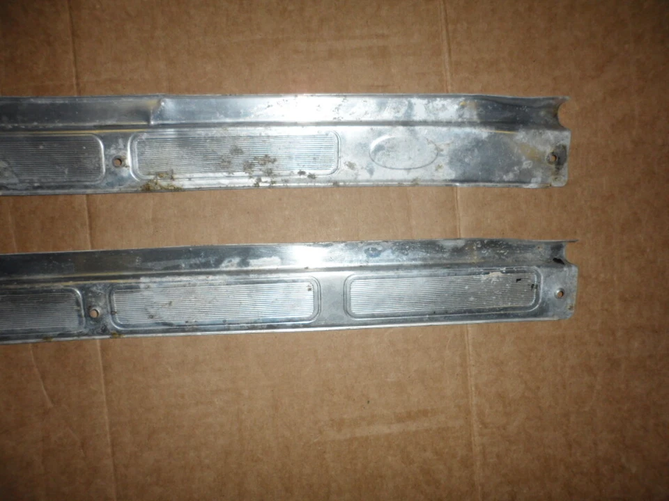 Camaro 1973 original conductor y pasajero pescador alféizar molduras placas de desgaste Foto 3 de 4