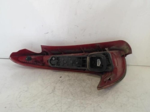Feu Arrière Droit Occasion Pour Peugeot 206 Phase 1 - 1.4i 75ch, Réf. 6351GV
