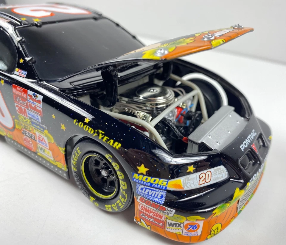 Tony Stewart #20 Home Depot CACAHUETES en busca de una gran calabaza 1/24 fundido a presión como nuevo Foto 3 de 4