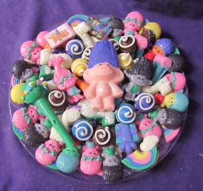 Used Trolls cupcakes music notes Lollipop chocolate fondant molds lot of 10