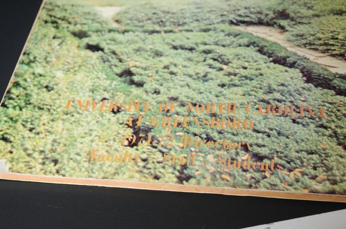 Vintage 1971-72 University of North Carolina Greensboro telephone directory - 第 2/8 張圖片