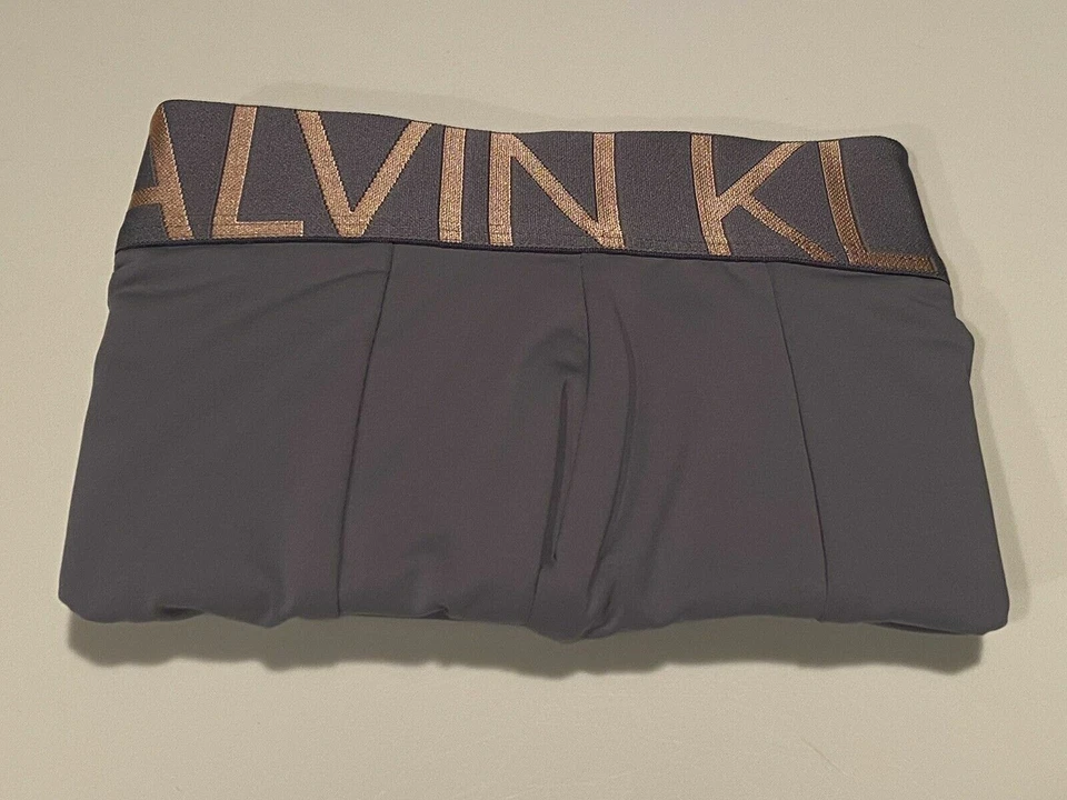 Calzoncillos Calvin Klein Statement 1981 de microfibra tiro bajo gris talla mediana Foto 3 de 4
