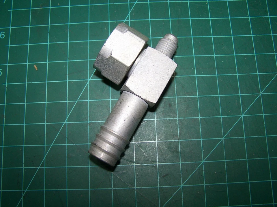 Encaixe de conjunto de mangueira de linha de sucção TRUMARK 12822 A/C para Ford e Mercury 2,3L - Imagem 2 de 4