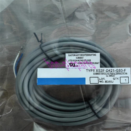 1PCS For Omron XS2F-D421-G80-F plug wire Cable NEW