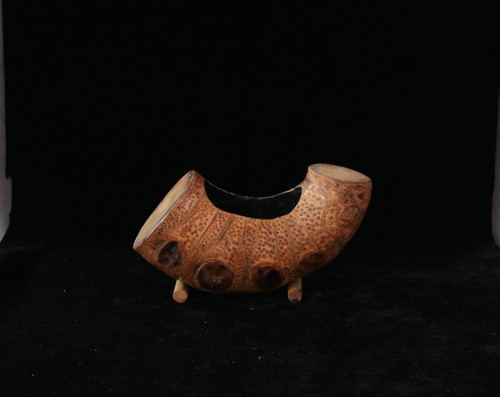 Vase en racine de bambou pour