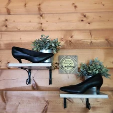 Clarks Linvale Jerica Pumps Black Leather Kitten Heels Point Toe Minimalist 6.5M