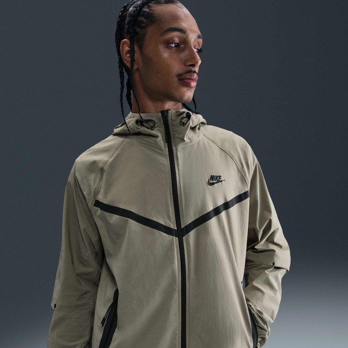 Nike Tech Woven Windrunner Lightweight Jacket Light Army HM7151