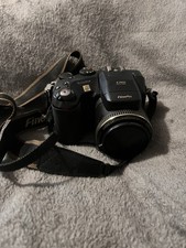 FujiFilm FinePix S7000 6.3MP 6x Zoom Digital Camera - Working