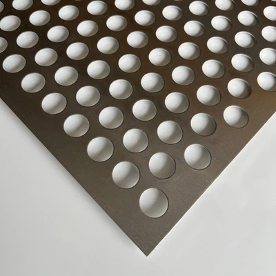 Aluminium 1,5mm Lochblech RV20-28 Lochgitter Alu Kostenloser Zuschnitt auf Maß - Bild 1 von 2