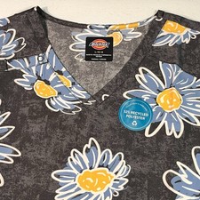 NWT Dickies Women  s Scrub Top Floral Large DK616