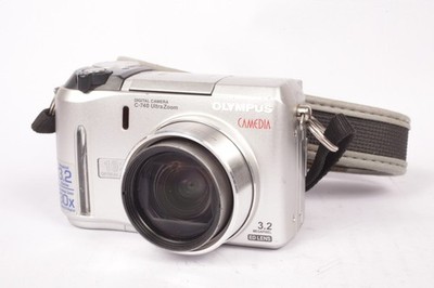 Olympus CAMEDIA C-740 Ultra Zoom 3.2MP Digital Camera [SEE SAMPLE