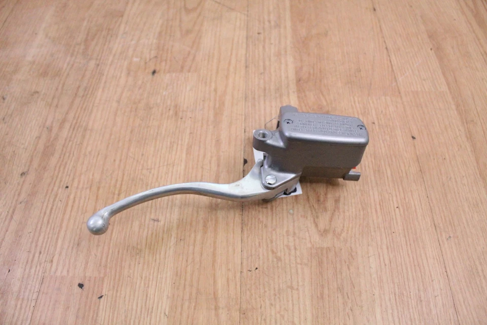 Cilindro mestre de freio dianteiro Honda VTX 1300R 2007 - Imagem 3 de 4