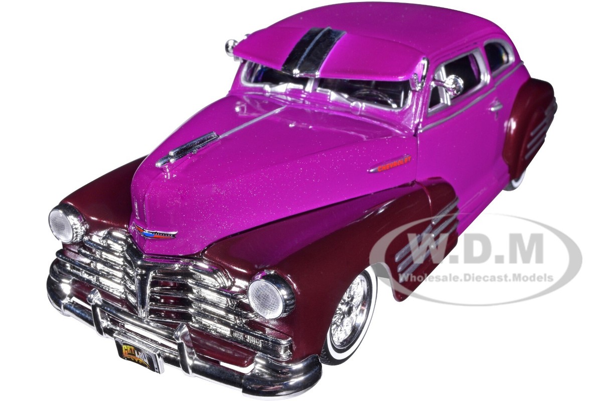 1948 Chevy Aerosedan Fleetside Lowrider Diecast Model – 1/24 Scale Green Two-Tone Car By Motormax - View #2