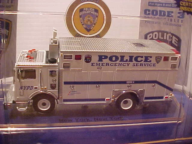 CÓDIGO 3 N.Y.P.D. DEPARTAMENTO DE POLICÍA DE NUEVA YORK MACK/SAULSBURY RESCATE PESADO NUEVO Foto 2 de 4