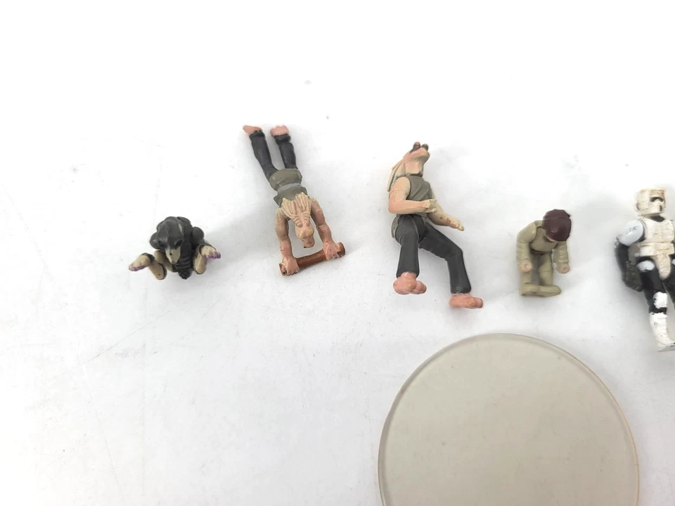Lot 8 Star Wars 1" inch Miscellaneous Action Figures Stormtrooper Jar Jar Binks - Image 3 of 4