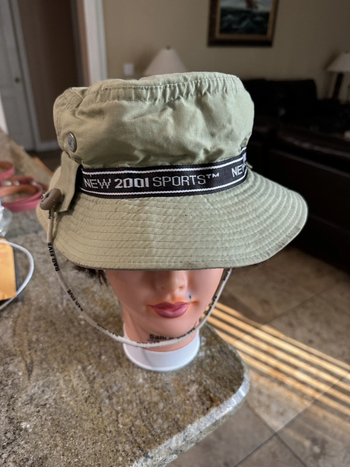 Chapeau seau Supreme Look Alike Rad Five rare 2001