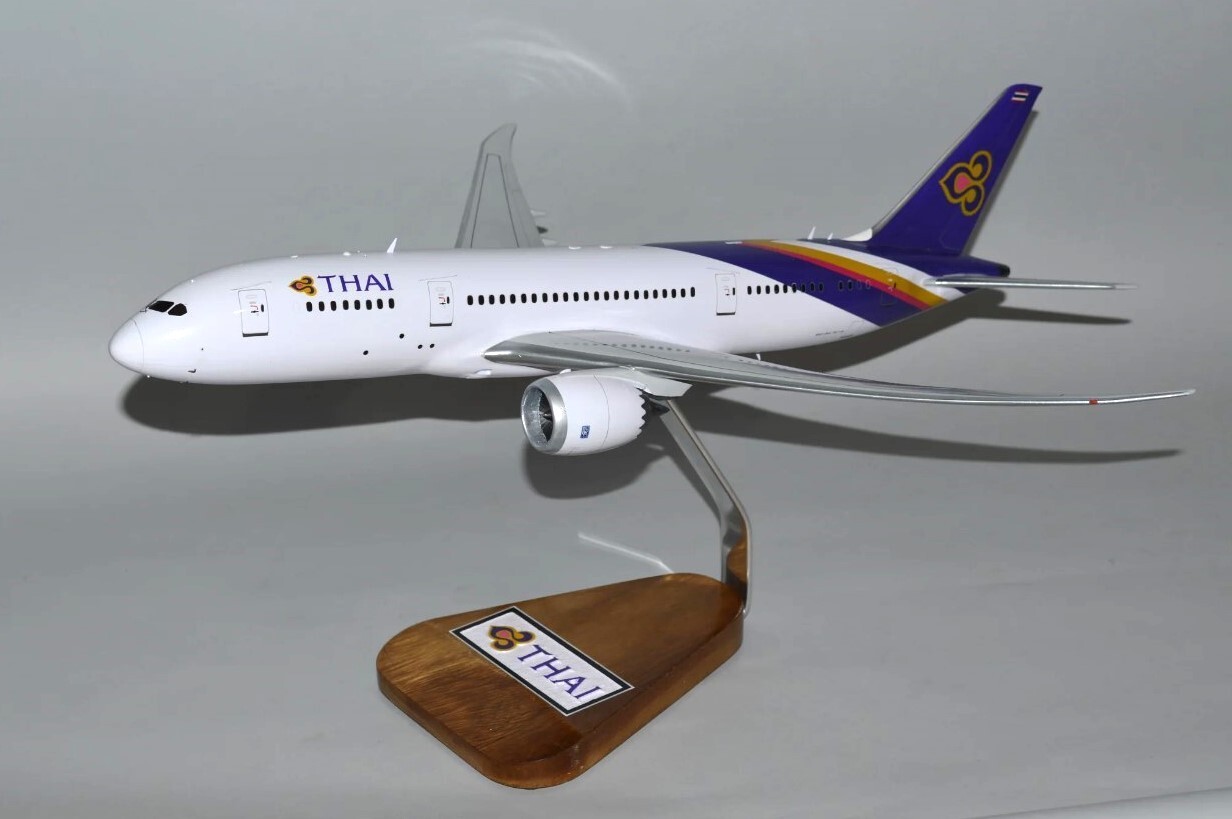 phoenix B787-8 日本航空 JA828J 1/400 JAL B787-8 JA828J Phoenix 1:400 U2013 Plane Model Store