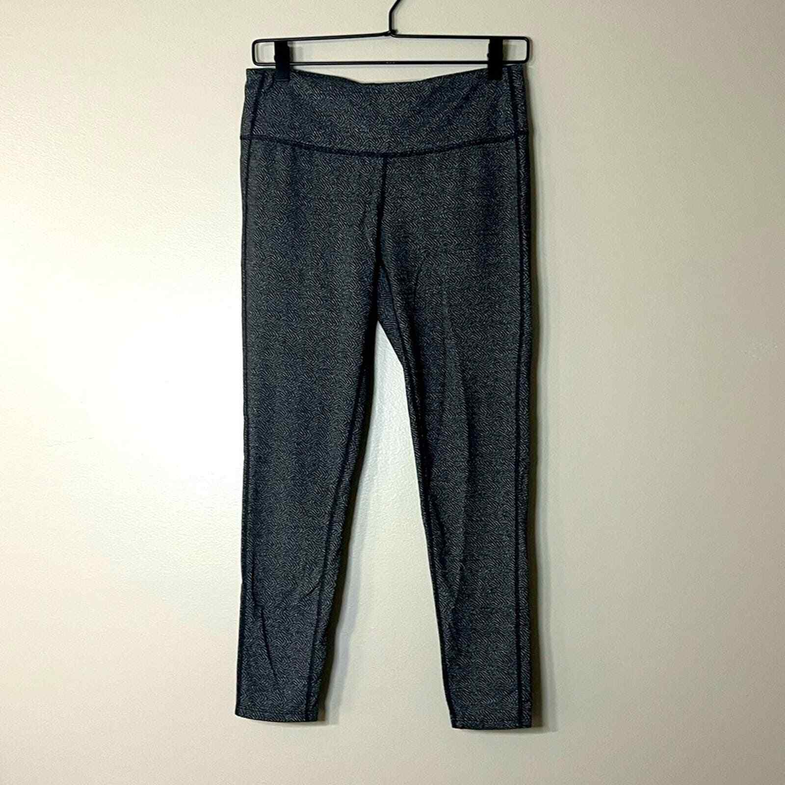 Athleta gray patterned crop cropped athletic legg… - image 1