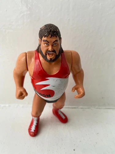 WWE TYPHOON HASBRO WRESTLING ACTION FIGURE WWF SERIES 5 GOOD CONDITION