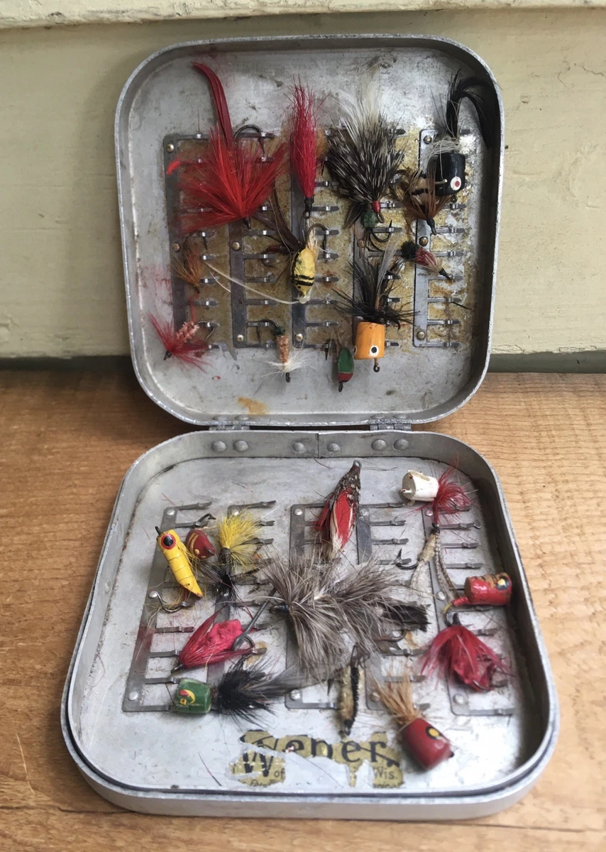 VTG TIN FISHING TACKLE BOX metal w/ lures AS IS VTG TIN FISHING TACKLE BOX metal w/ lures AS IS