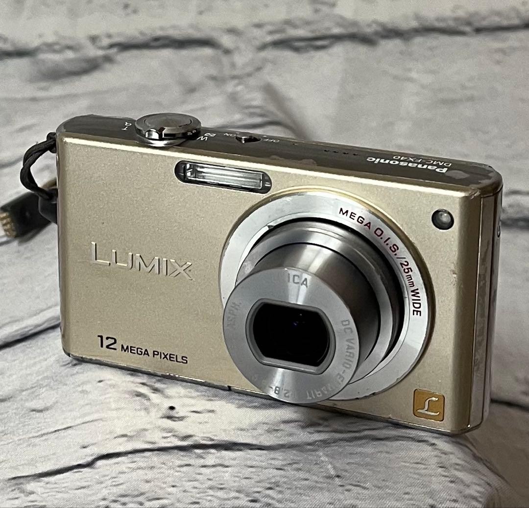 Panasonic LUMIX FX40 ゴールド Panasonic LUMIX DMC-FX40 Gold Compact Digital Camera Tested