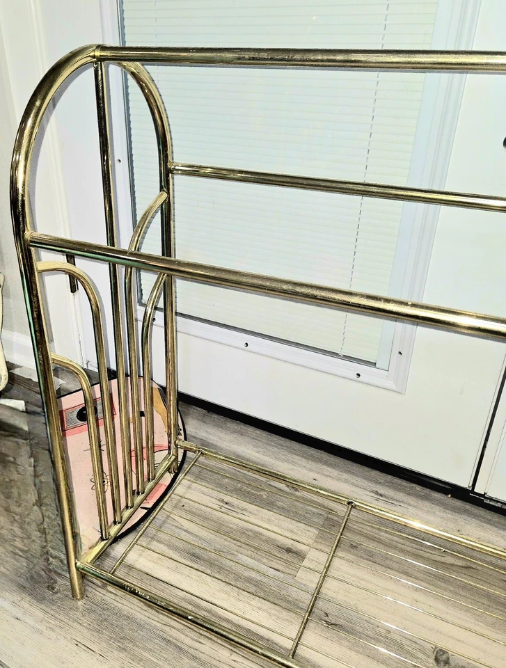 "Toallero/edredón Hollywood Regency de los años 70 acabado dorado de metal H29xL27xW13""" Foto 2 de 4