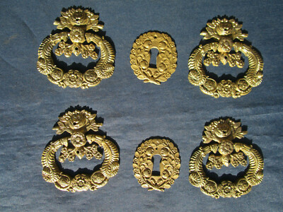 Lot De 3 Serrures En Laiton Style Louis XIV Pour Meuble - Dimensions ~4.1 X 3.3 Cm - Occasion En Bon état