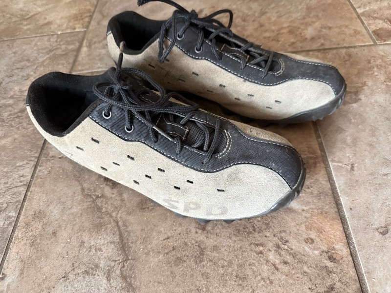 Shimano SPD Mountain Urban Bike Shoe with cleats MT-22 