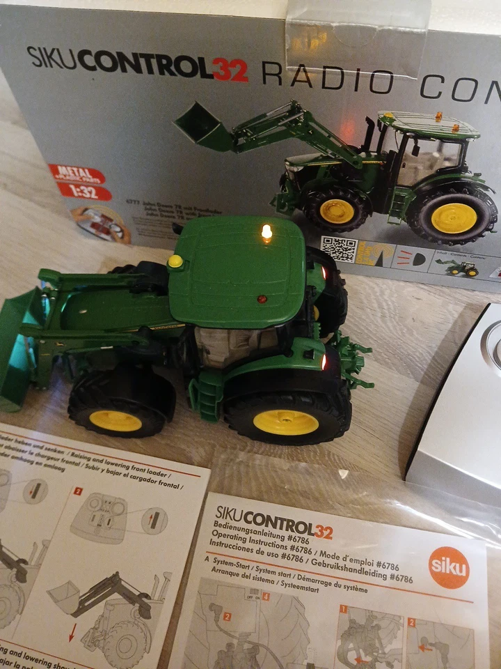 Siku Control 1:32 John Deere 7280R mit Bedienungsanleitung und OVP Neuwertig - Bild 4 von 4