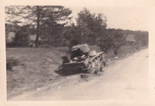 Foto - Carri armati distrutti sul ciglio della strada - Russia WW2