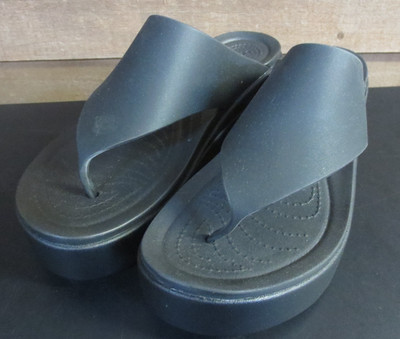 Crocs Women's Brooklyn Flip Sandal - Black - US 9