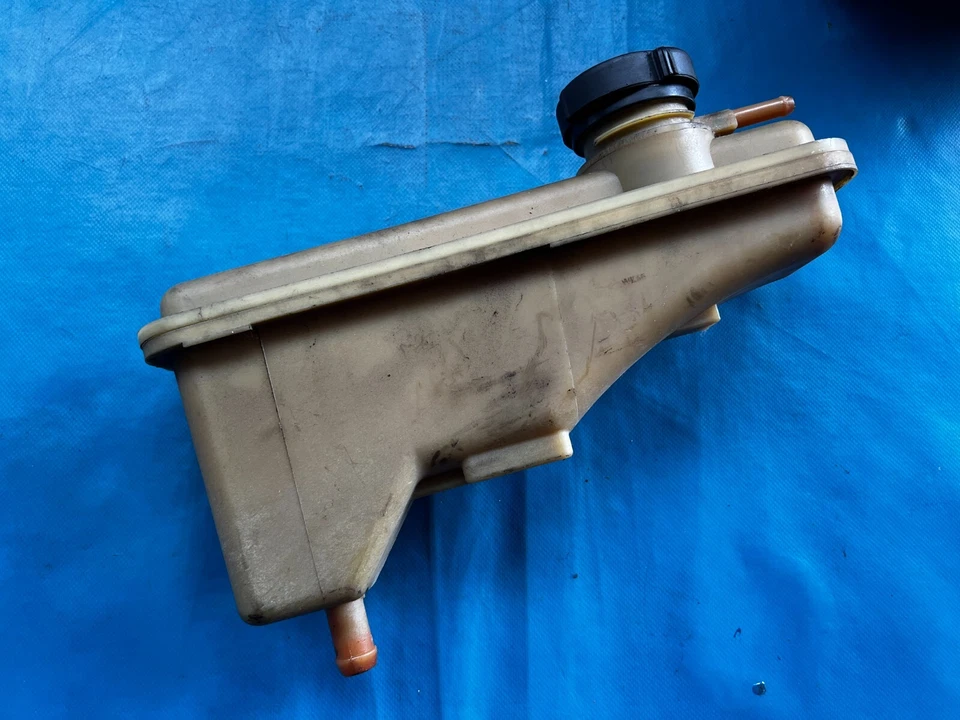 Tanque de expansión de refrigerante Rover 75 y MG ZT (PCF101495) 2000-2007 Foto 2 de 2