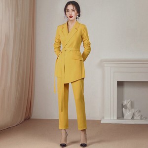 completo giacca e pantalone giallo