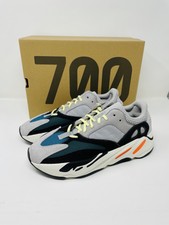 yeezy wave runner size 10
