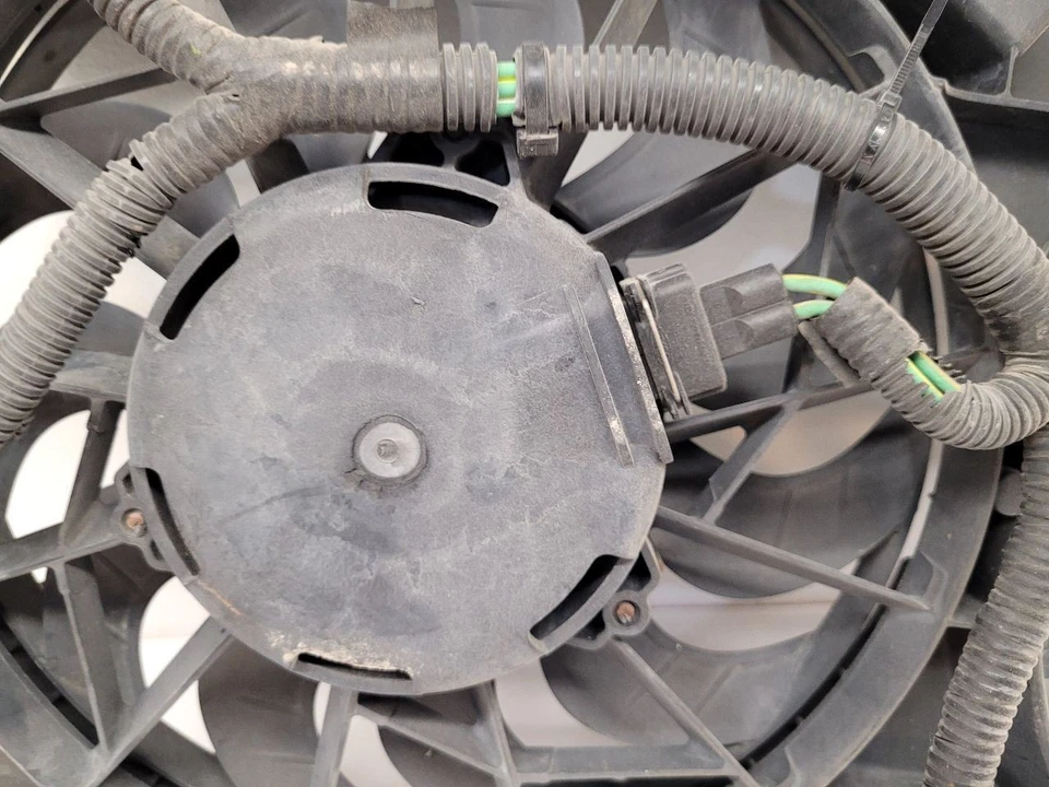 2005 2006 2007 FORD FOCUS Radiator Fan Motor Fan Assembly - Image 3 of 4