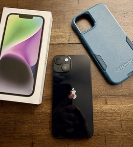 iPhone 14 Great Condition Used Midnight With Original Box, Cord, Otterbox Case