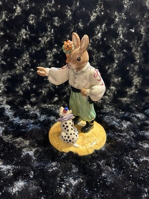 Royal Daulton   Bunnykins  Tino The Trickers Figure.