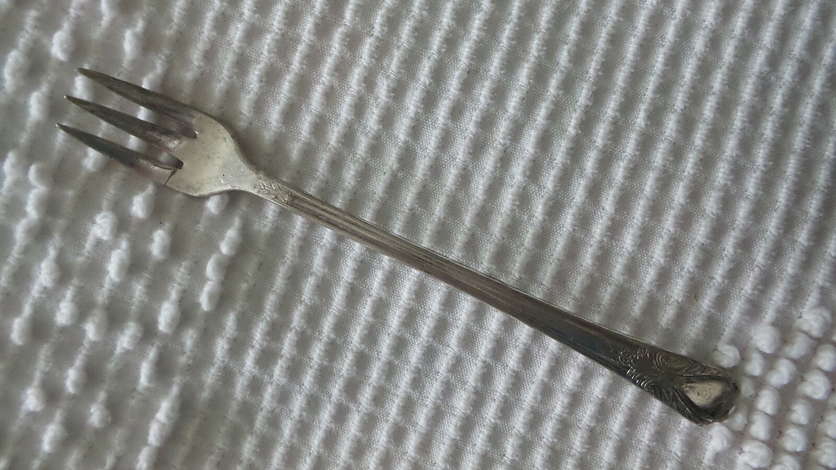 【Wm Rogers】 Avalon Cabin ディナーセット 6名用サーバー Wm Rogers】 Avalon Cabin ディナーセット 6名用サーバー