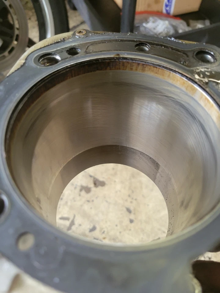 BMW R1150RT R1150RT-P R1150R R1150RS R1150GS OEM right cylinder piston - Image 3 of 3